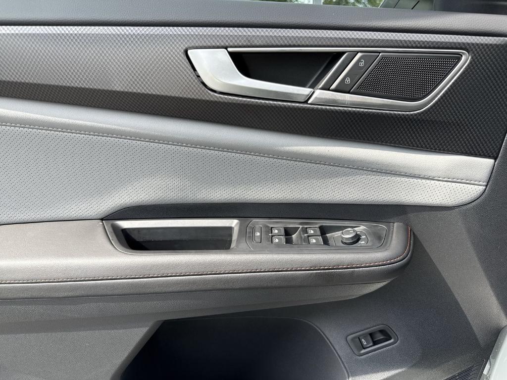 new 2025 Volkswagen Atlas car, priced at $40,605