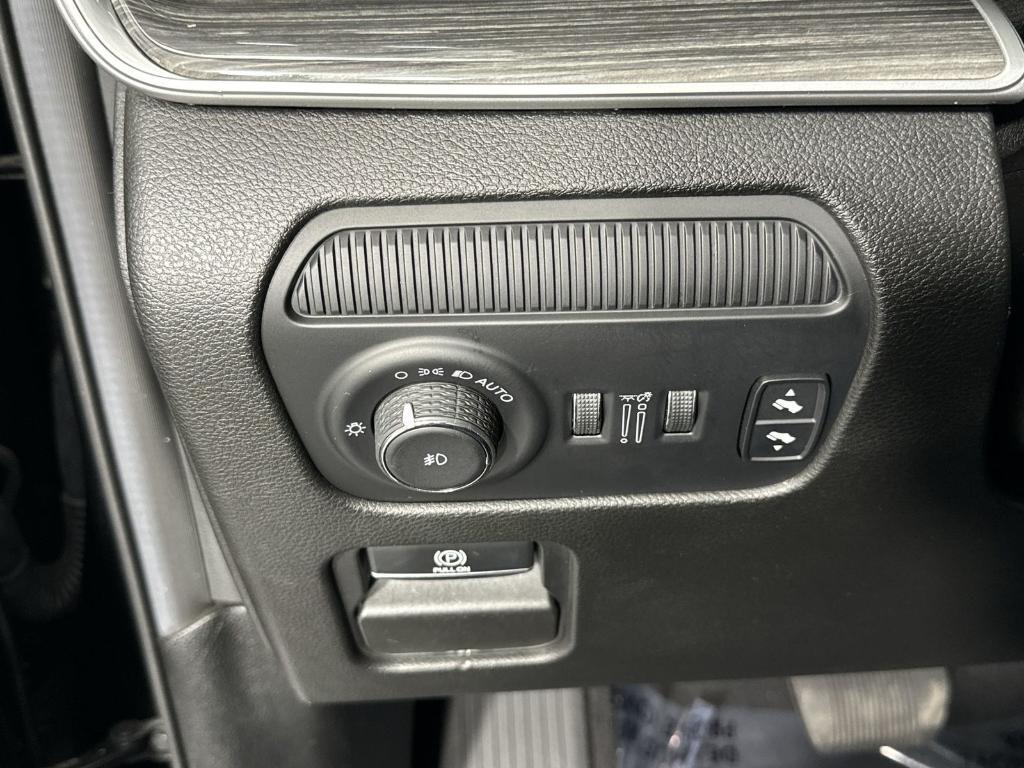 used 2022 Jeep Wagoneer car, priced at $39,301