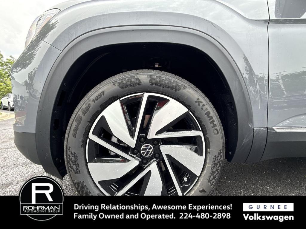 new 2025 Volkswagen Atlas car, priced at $41,911