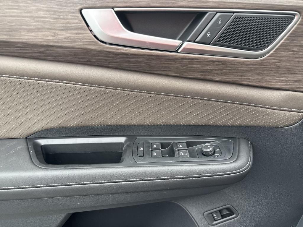 new 2025 Volkswagen Atlas car, priced at $41,911