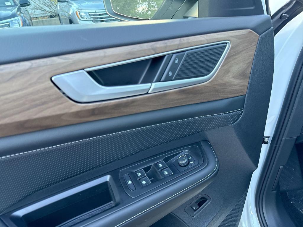 new 2026 Volkswagen Atlas car, priced at $48,174