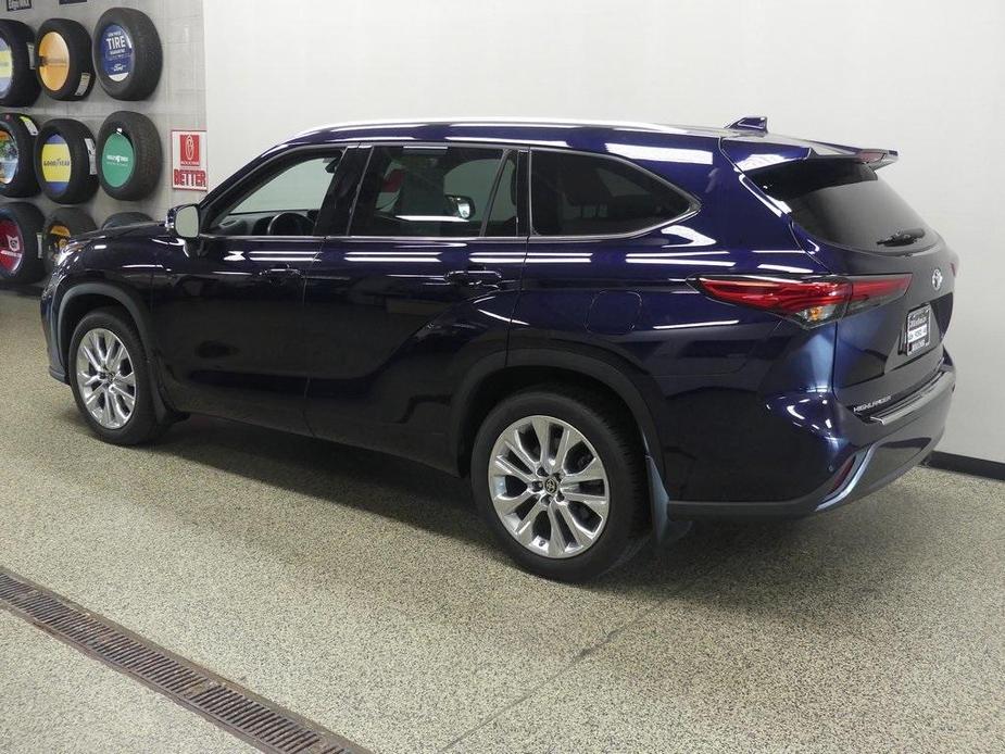 used 2021 Toyota Highlander car, priced at $36,995