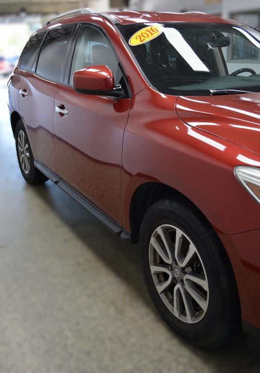 used 2016 Nissan Pathfinder car, priced at $10,595