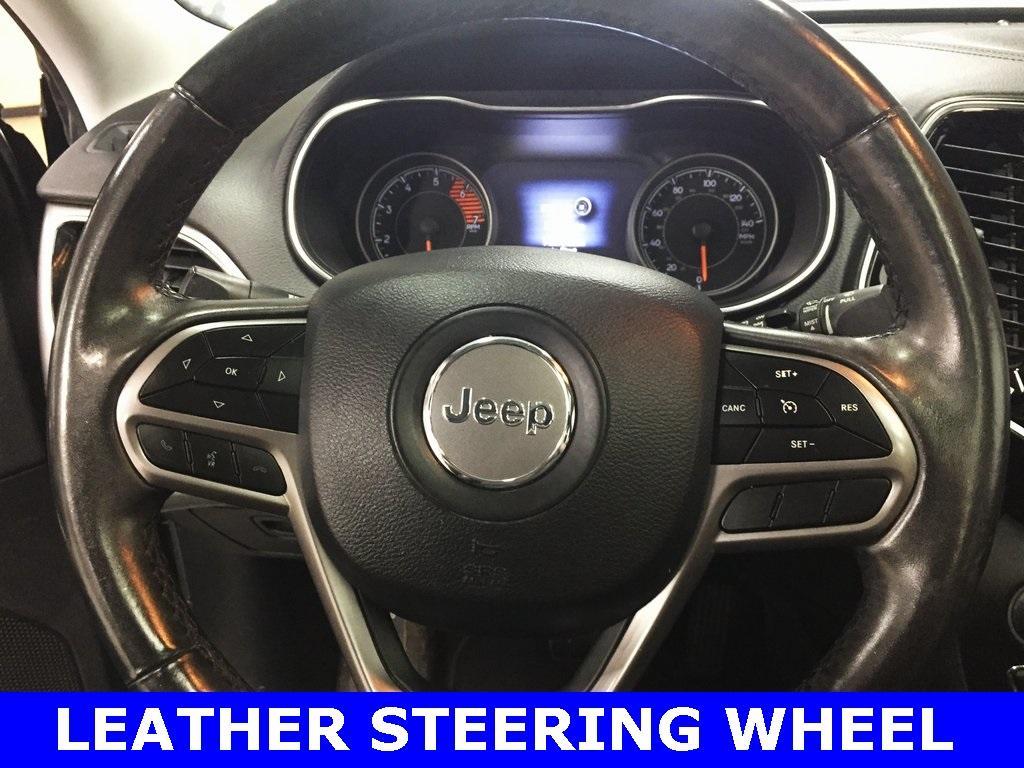 used 2019 Jeep Cherokee car