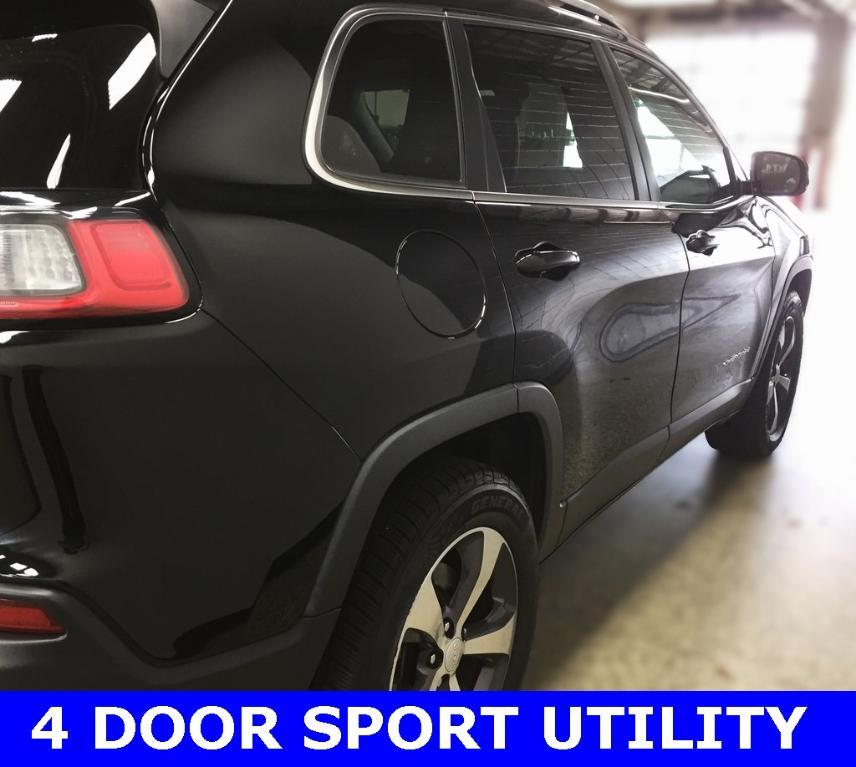 used 2019 Jeep Cherokee car