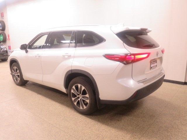 used 2022 Toyota Highlander car, priced at $36,495