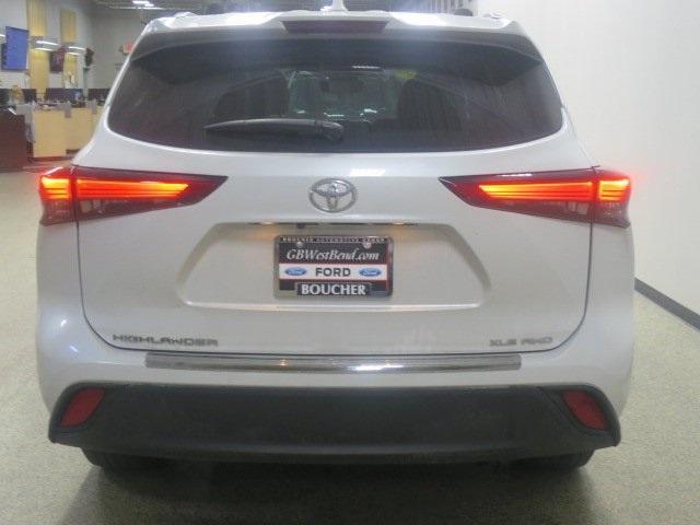 used 2022 Toyota Highlander car, priced at $36,495