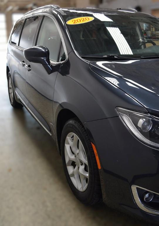 used 2020 Chrysler Pacifica car, priced at $19,495