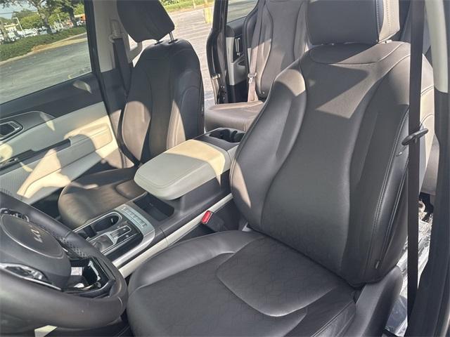 used 2024 Kia Carnival car, priced at $31,991