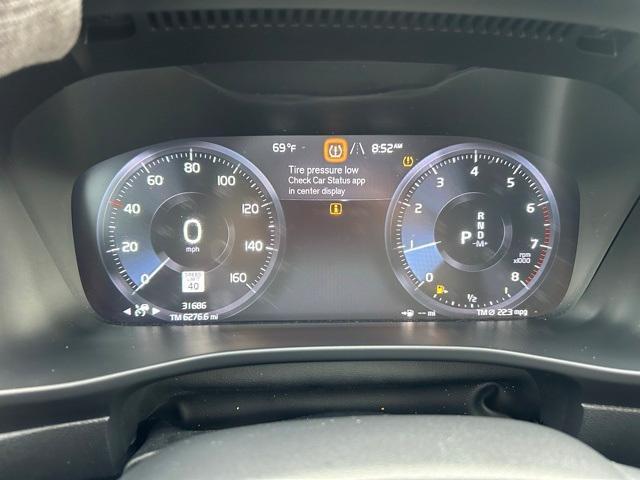 used 2022 Volvo XC40 car, priced at $28,990
