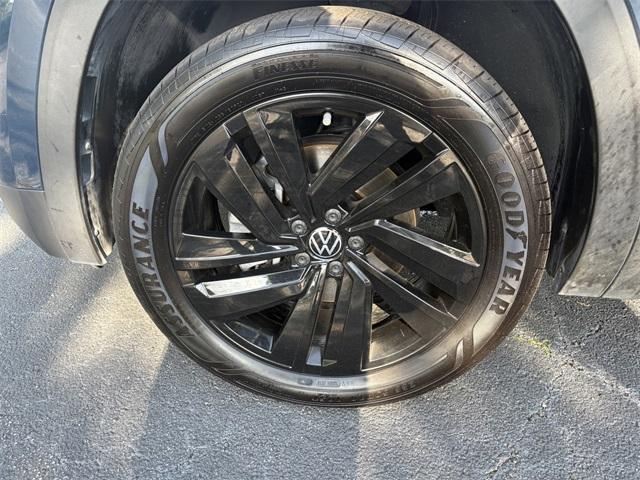 used 2022 Volkswagen Atlas Cross Sport car, priced at $25,325