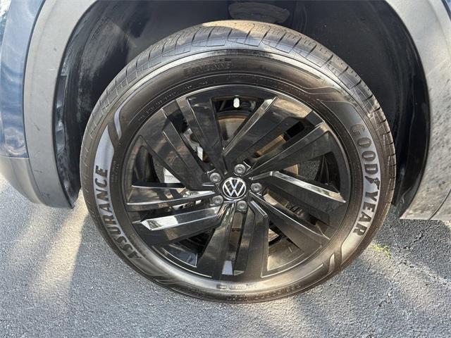 used 2022 Volkswagen Atlas Cross Sport car, priced at $25,325