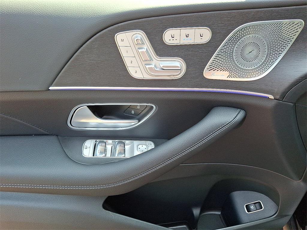 new 2025 Mercedes-Benz GLS 450 car, priced at $96,345