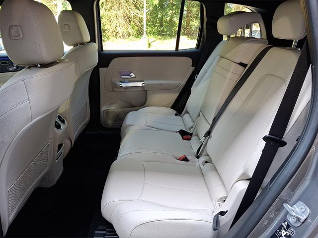 new 2025 Mercedes-Benz GLB 250 car, priced at $51,685