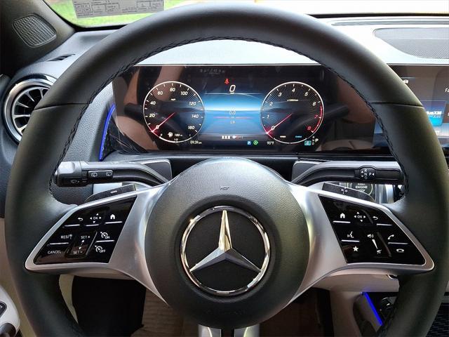 new 2025 Mercedes-Benz GLB 250 car, priced at $51,685