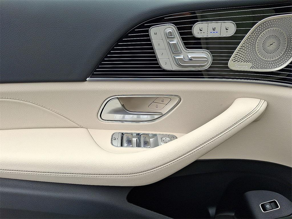 new 2026 Mercedes-Benz GLE 450 car, priced at $80,805