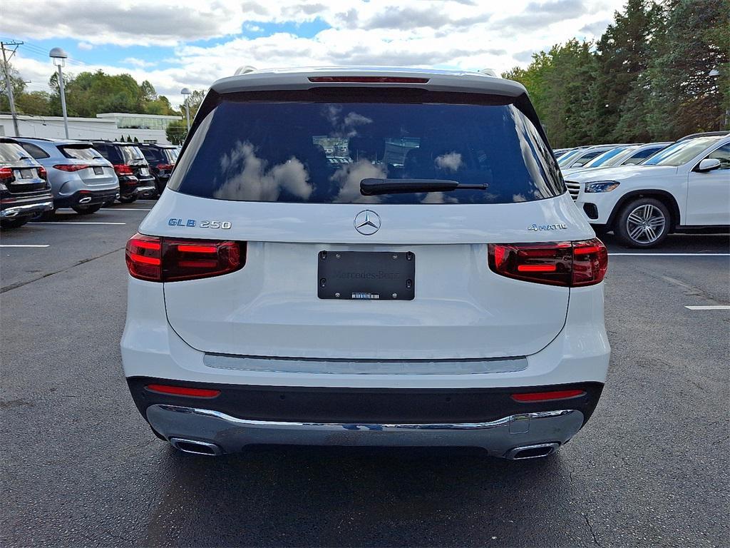 new 2026 Mercedes-Benz GLB 250 car, priced at $55,090
