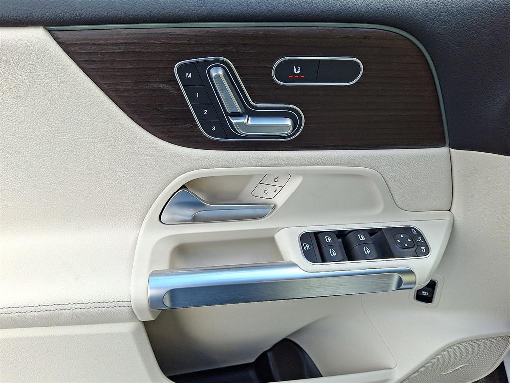 new 2026 Mercedes-Benz GLB 250 car, priced at $55,090