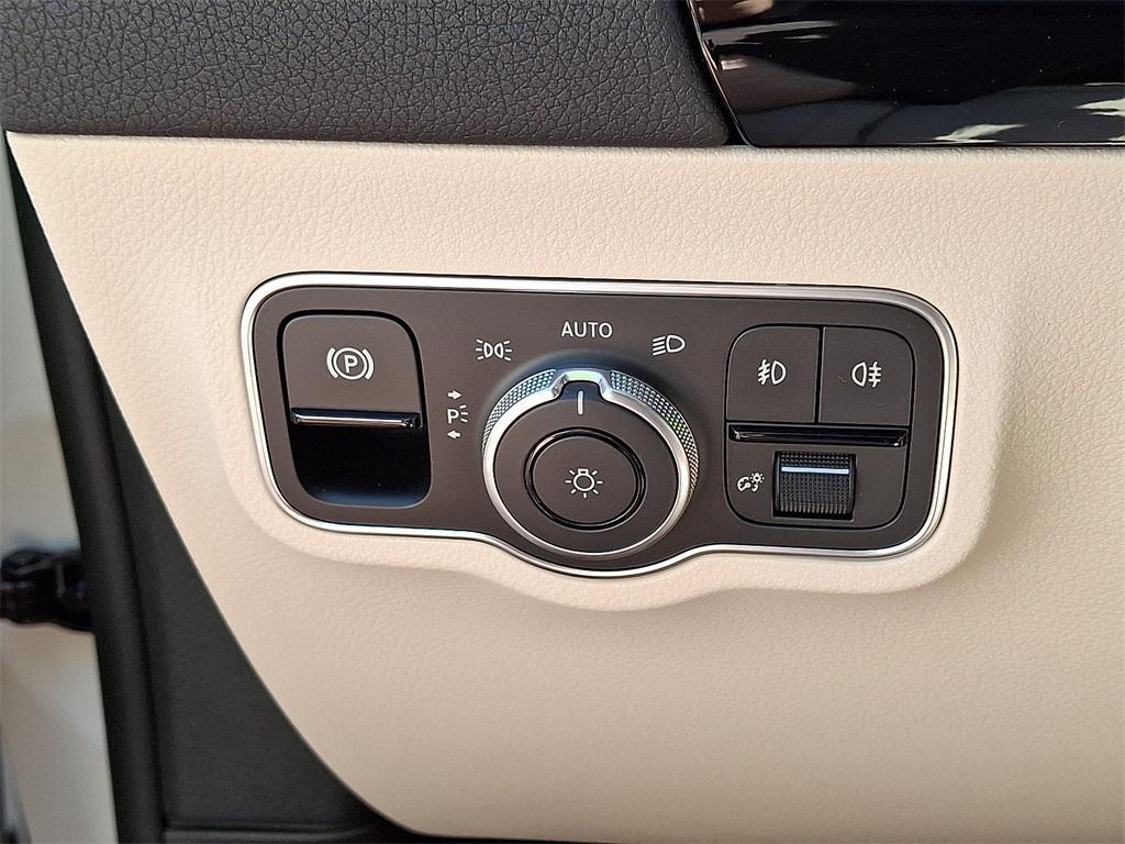 new 2026 Mercedes-Benz GLA 250 car, priced at $47,785