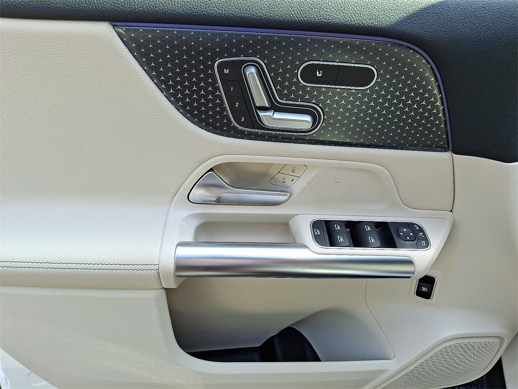 new 2026 Mercedes-Benz GLA 250 car, priced at $47,785