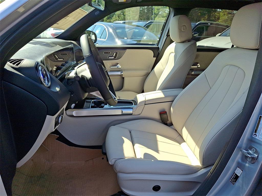 new 2026 Mercedes-Benz GLB 250 car, priced at $53,440