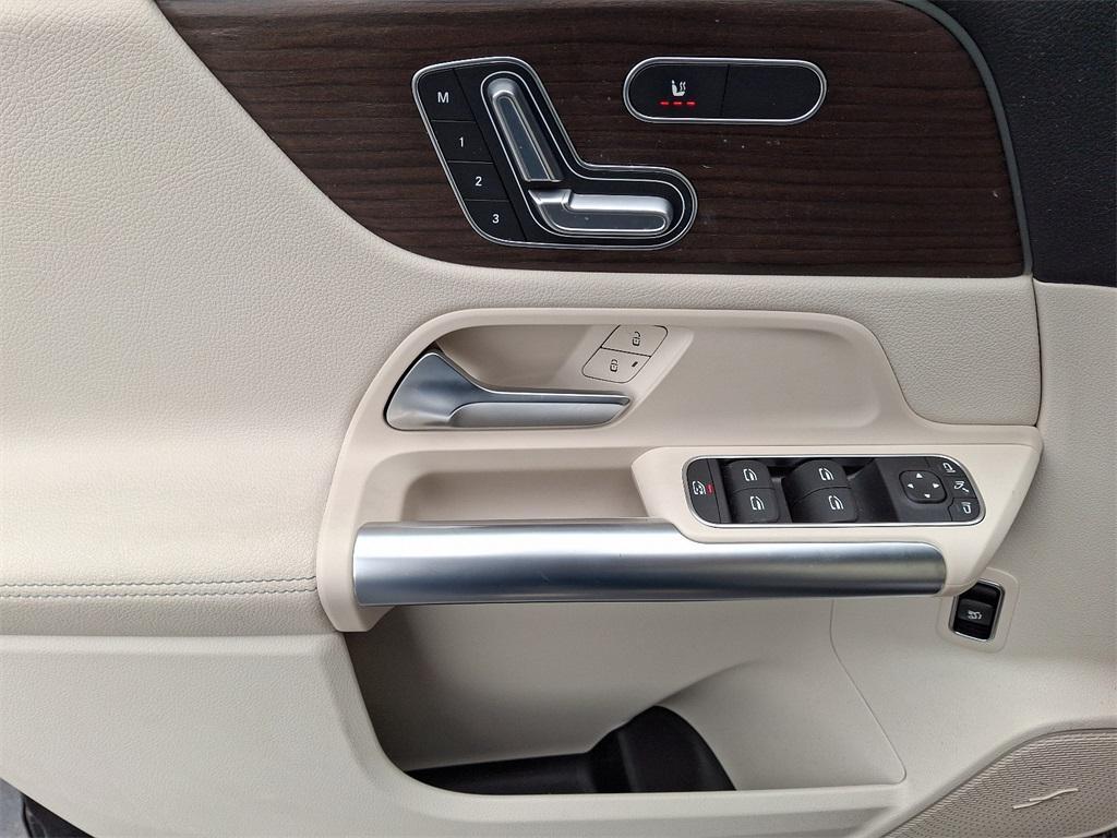 used 2025 Mercedes-Benz GLA 250 car, priced at $43,981