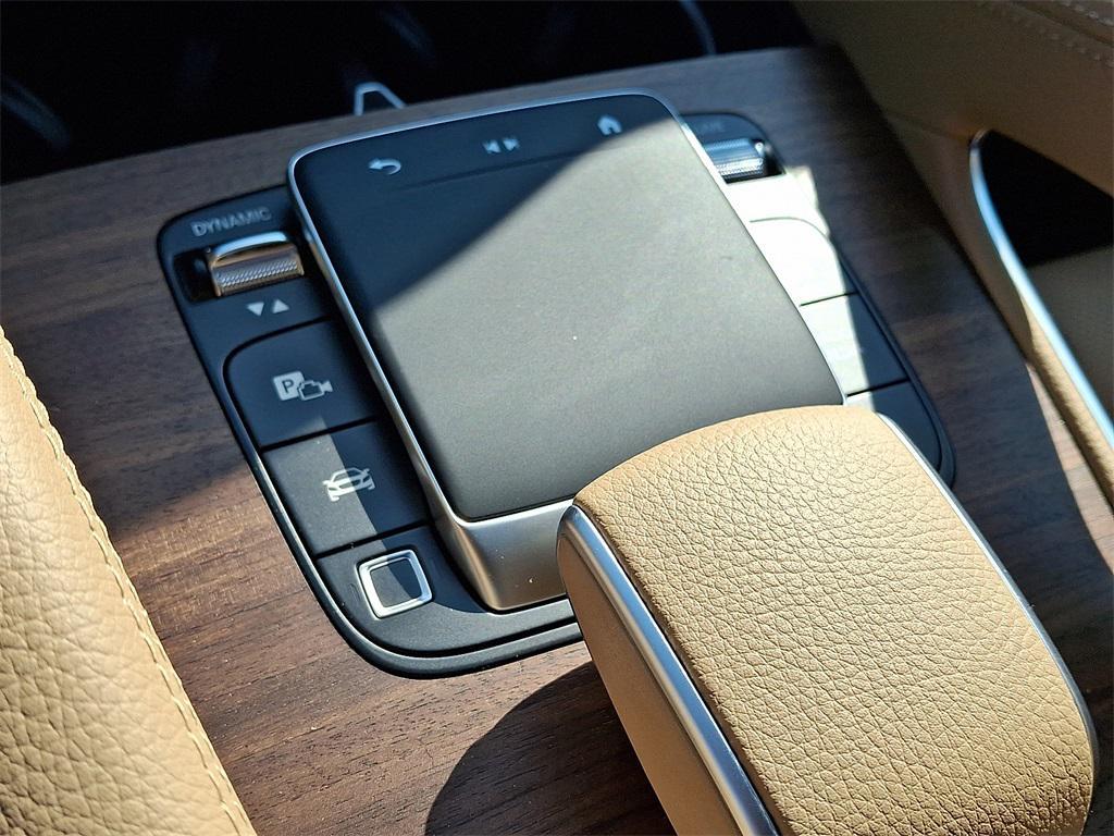 new 2026 Mercedes-Benz GLS 580 car, priced at $121,030