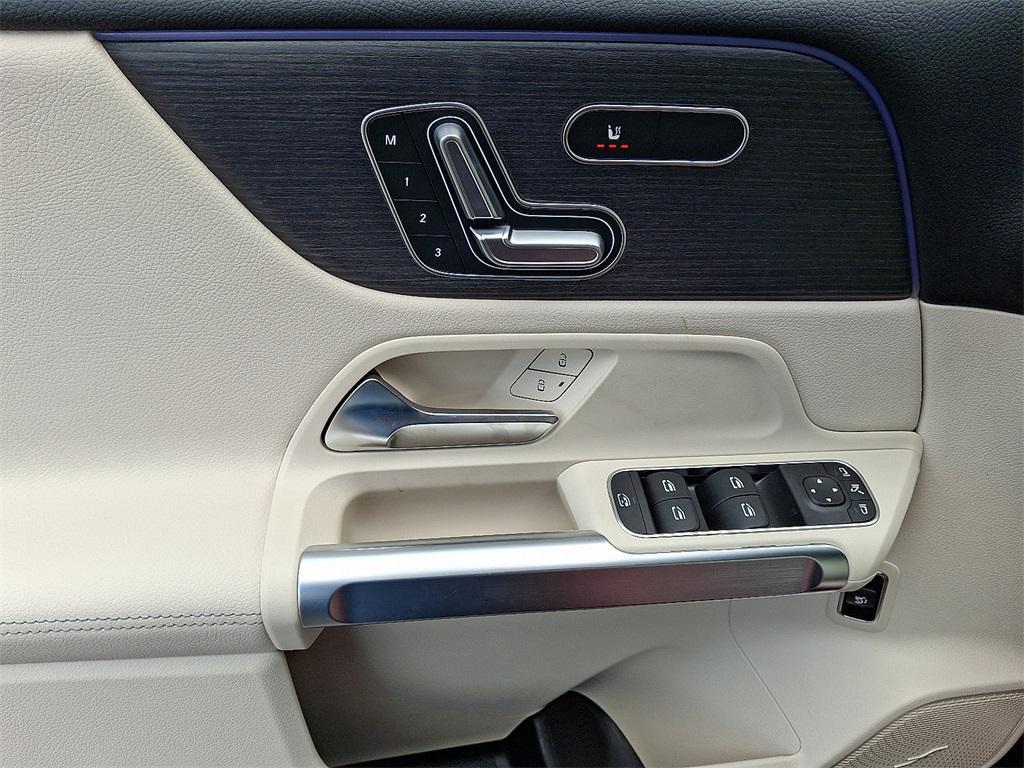 new 2026 Mercedes-Benz GLB 250 car, priced at $54,670