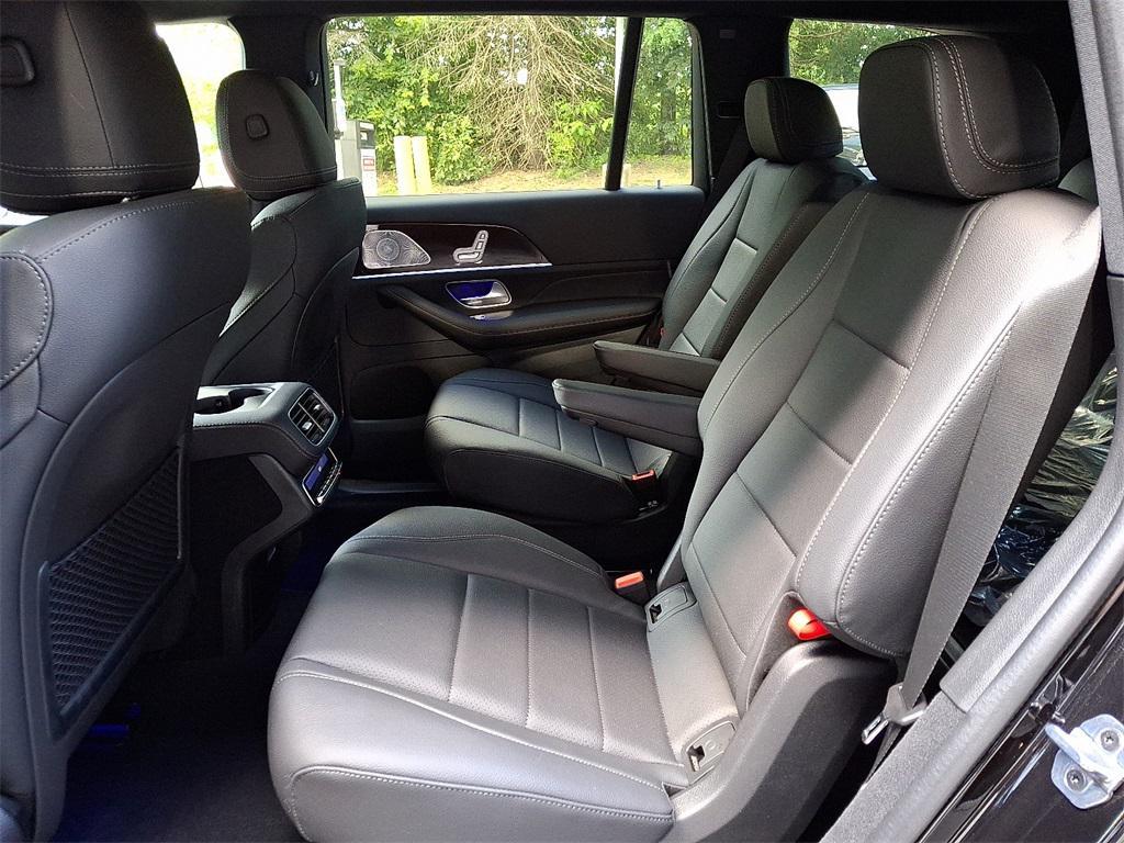 new 2025 Mercedes-Benz GLS 450 car, priced at $92,275