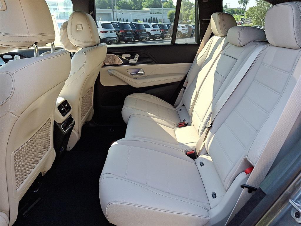 new 2025 Mercedes-Benz GLS 580 car, priced at $120,470