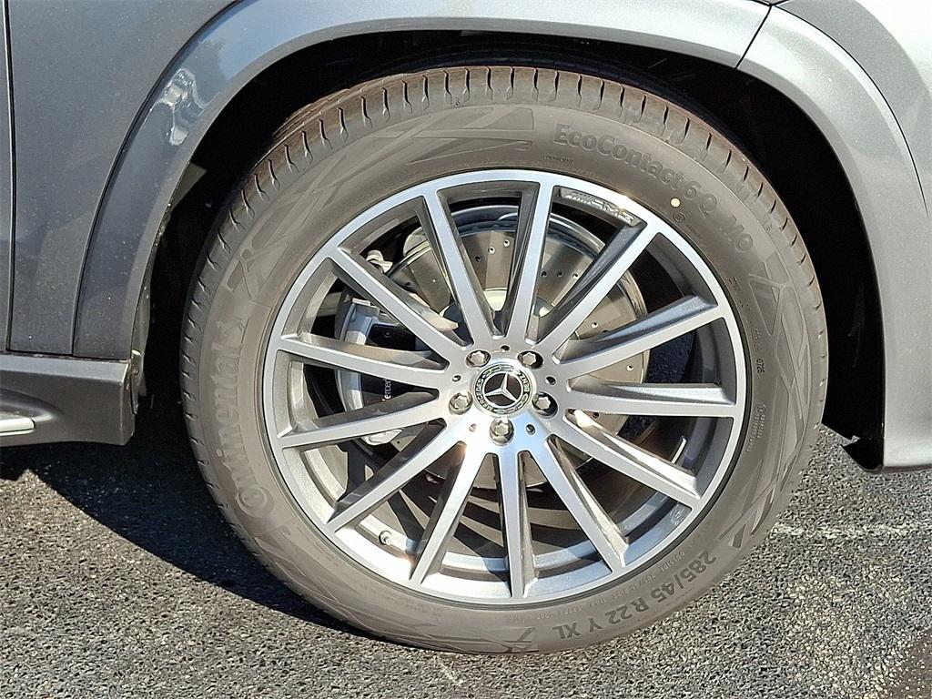 new 2025 Mercedes-Benz GLS 580 car, priced at $120,470