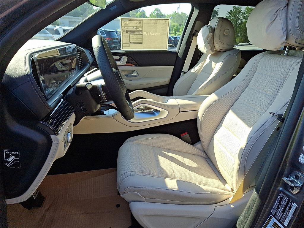 new 2025 Mercedes-Benz GLS 580 car, priced at $120,470