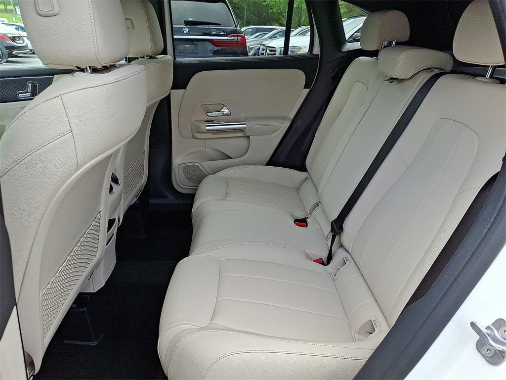 new 2025 Mercedes-Benz GLA 250 car, priced at $44,250