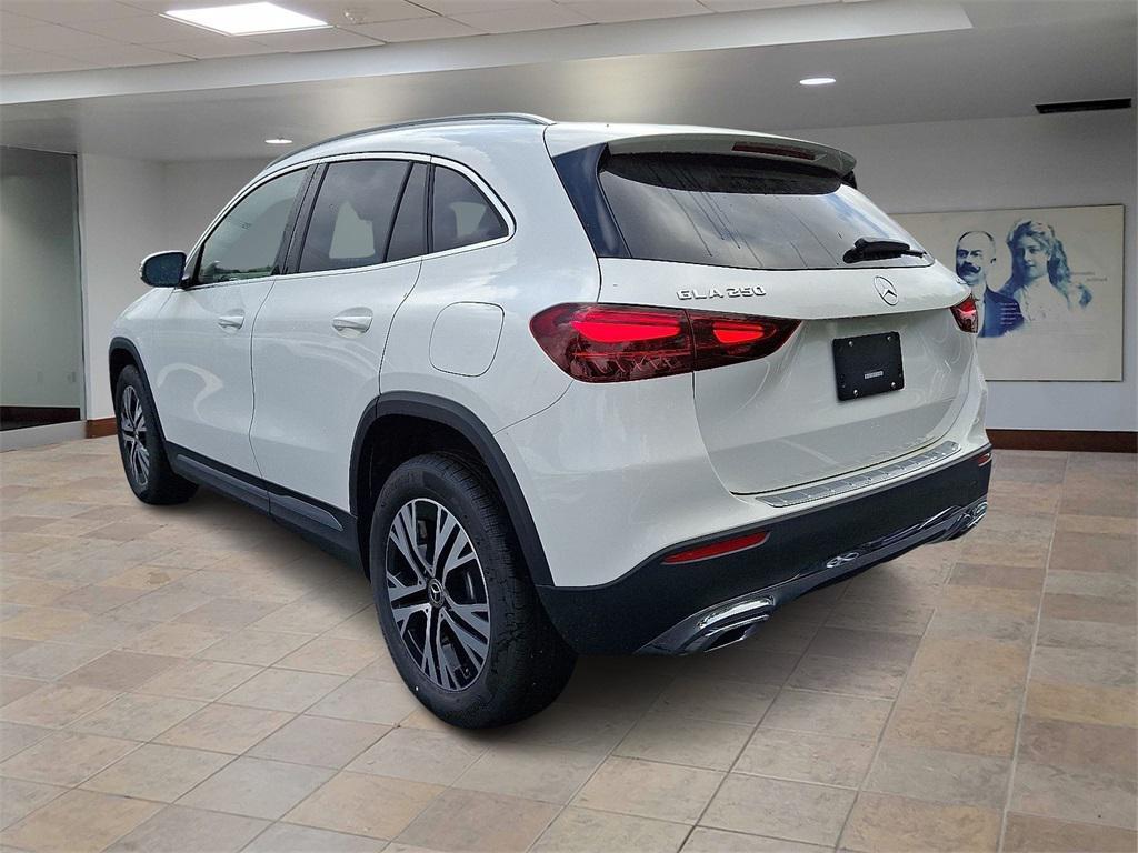 new 2025 Mercedes-Benz GLA 250 car, priced at $44,250