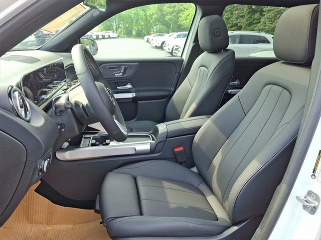 new 2025 Mercedes-Benz GLB 250 car, priced at $51,500