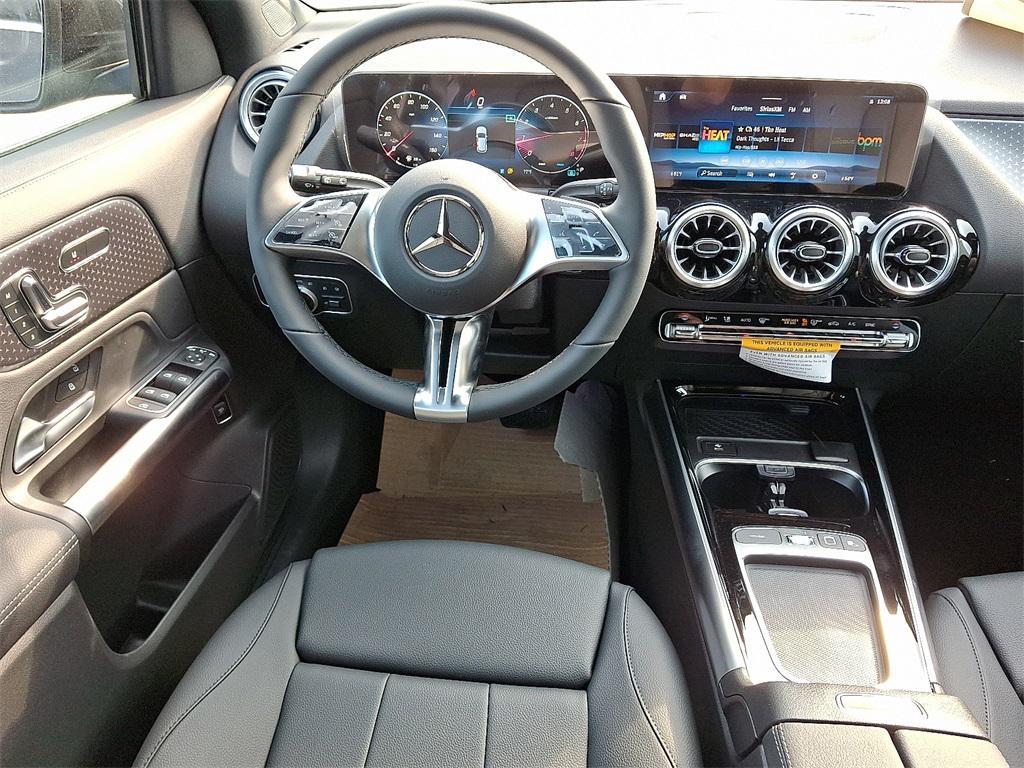 new 2025 Mercedes-Benz GLA 250 car, priced at $47,295