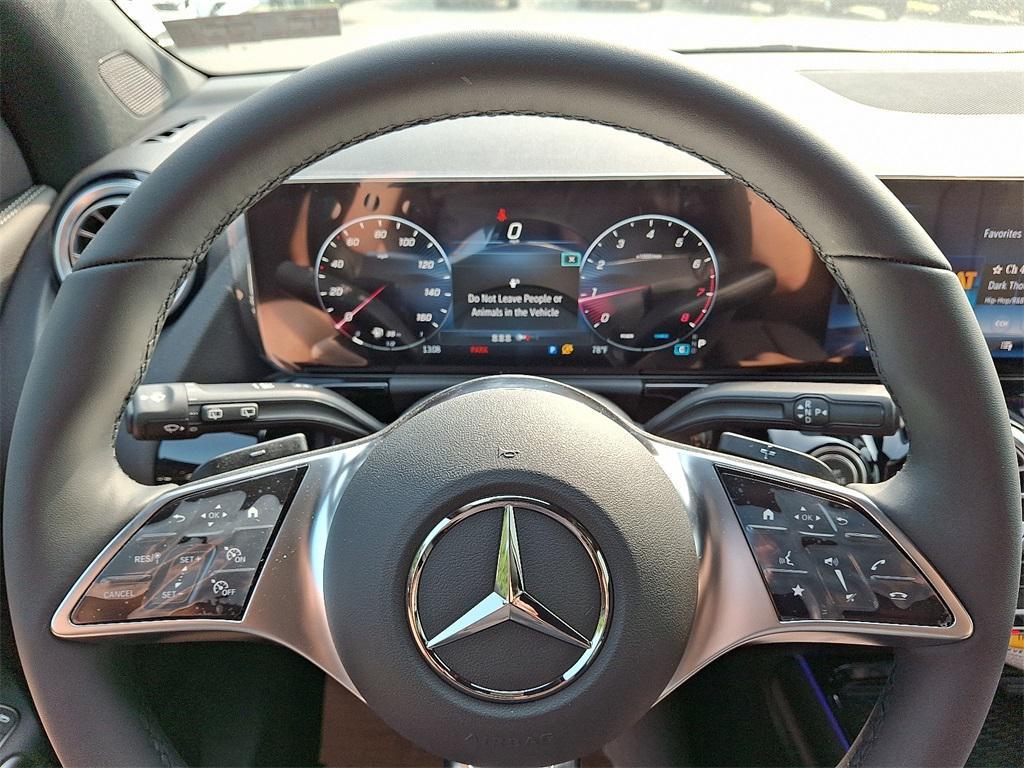 new 2025 Mercedes-Benz GLA 250 car, priced at $47,295