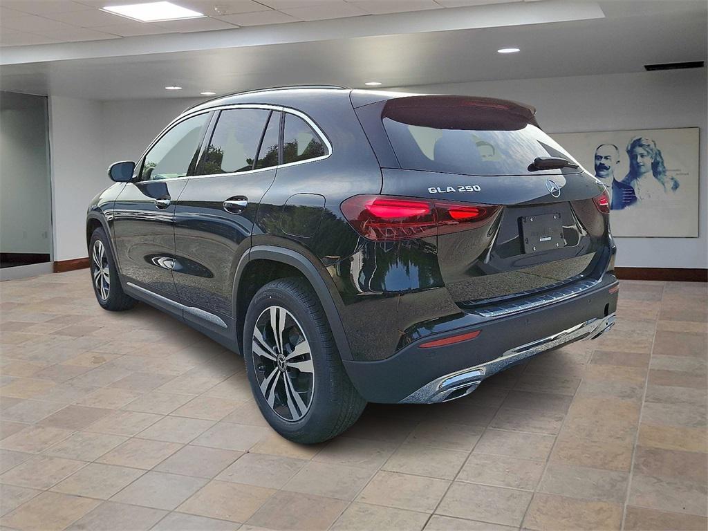 new 2025 Mercedes-Benz GLA 250 car, priced at $47,295