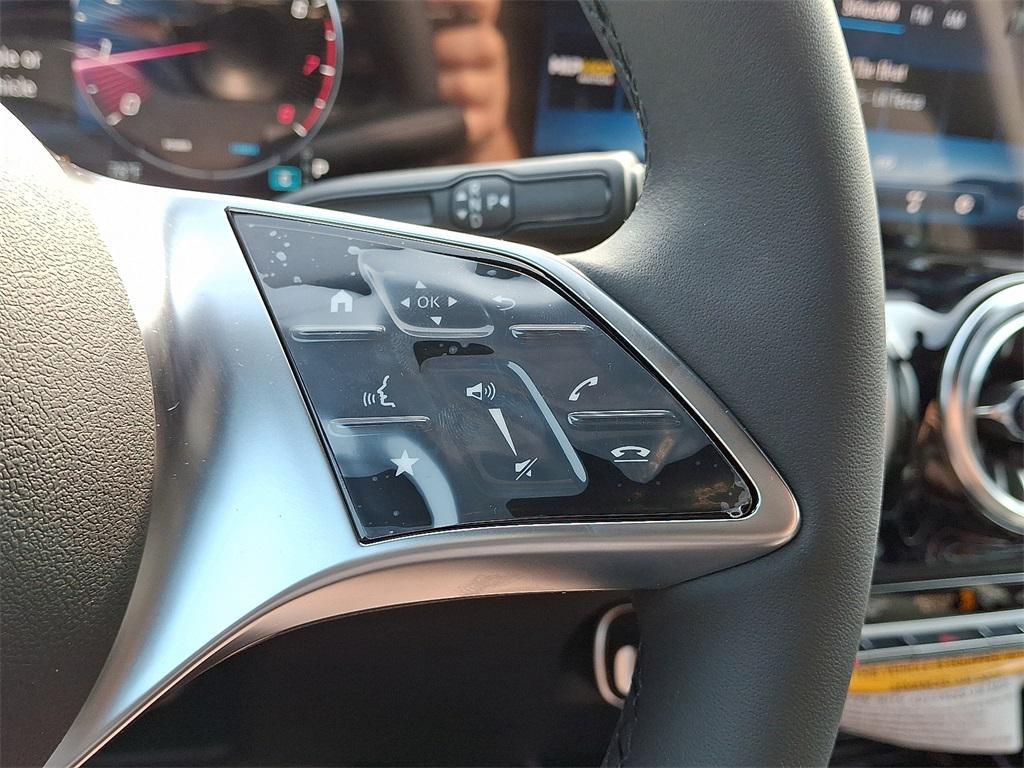 new 2025 Mercedes-Benz GLA 250 car, priced at $47,295