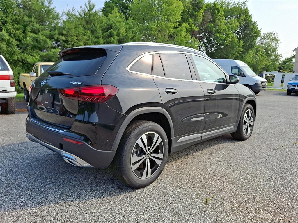 new 2025 Mercedes-Benz GLA 250 car, priced at $47,295