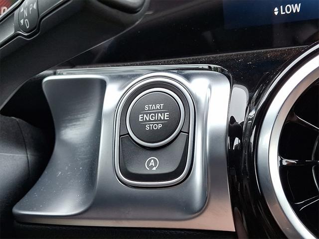 new 2025 Mercedes-Benz GLB 250 car, priced at $46,550
