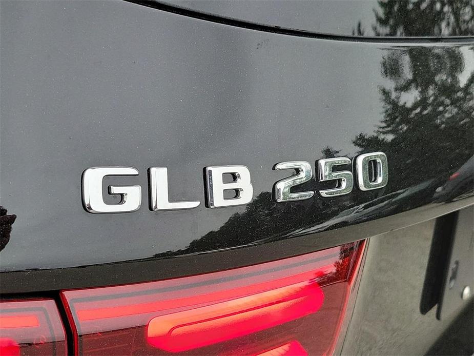 new 2024 Mercedes-Benz GLB 250 car, priced at $51,295