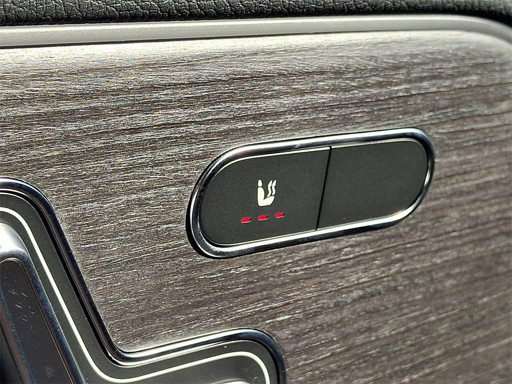 new 2026 Mercedes-Benz GLA 250 car, priced at $49,575