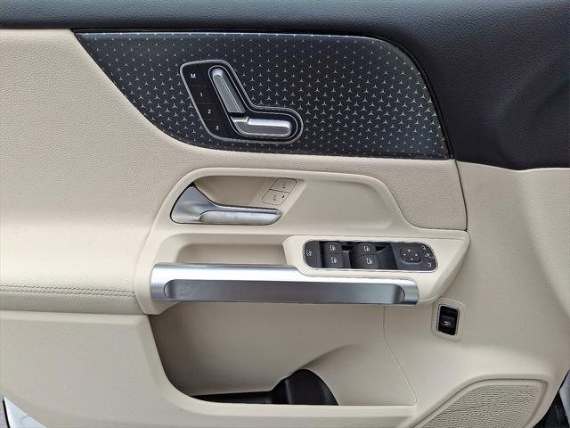 new 2025 Mercedes-Benz GLB 250 car, priced at $46,550