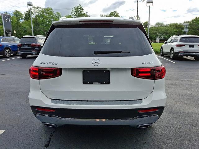 new 2025 Mercedes-Benz GLB 250 car, priced at $46,550
