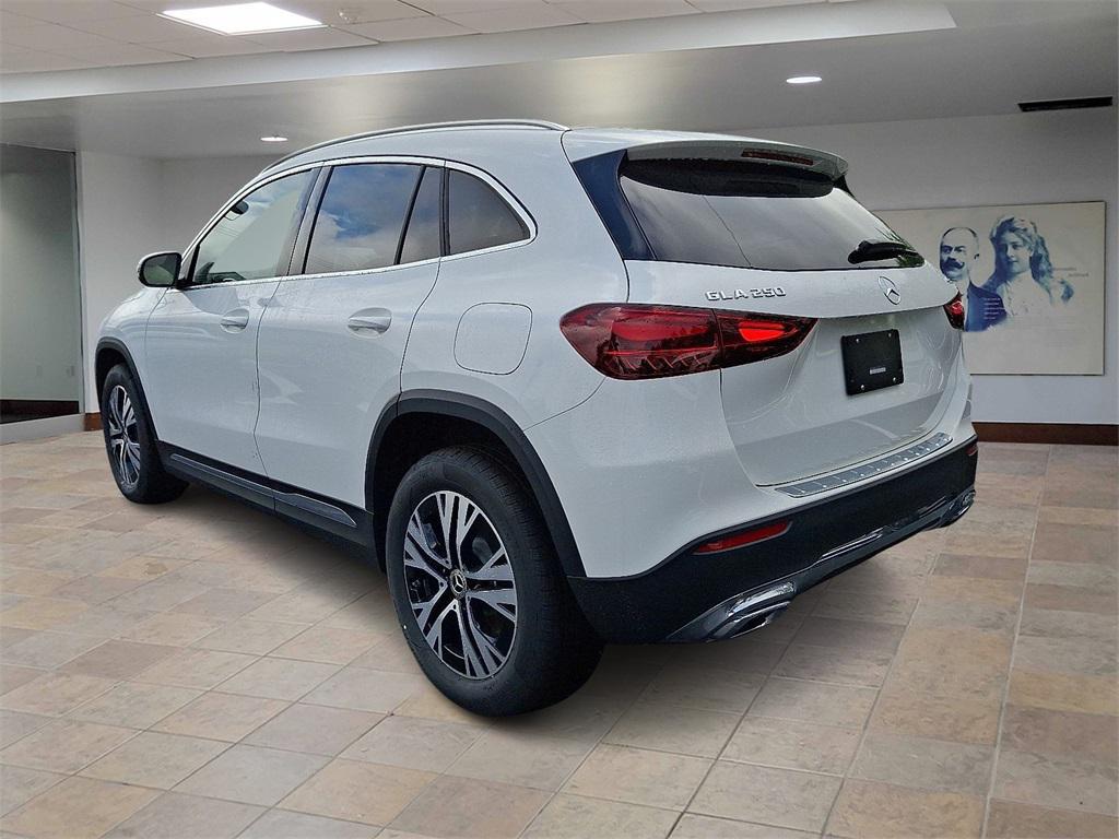 new 2025 Mercedes-Benz GLA 250 car, priced at $44,250
