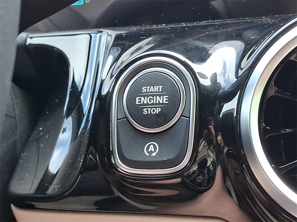 new 2025 Mercedes-Benz GLA 250 car, priced at $44,250