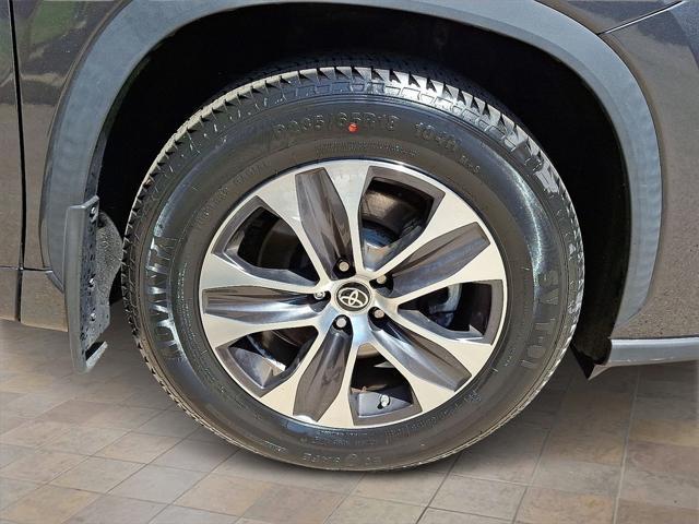 used 2021 Toyota Highlander car, priced at $26,481