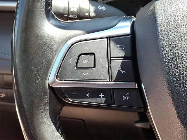 used 2021 Toyota Highlander car, priced at $26,481