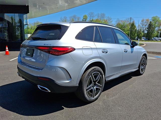 new 2025 Mercedes-Benz GLC 300 car, priced at $62,020